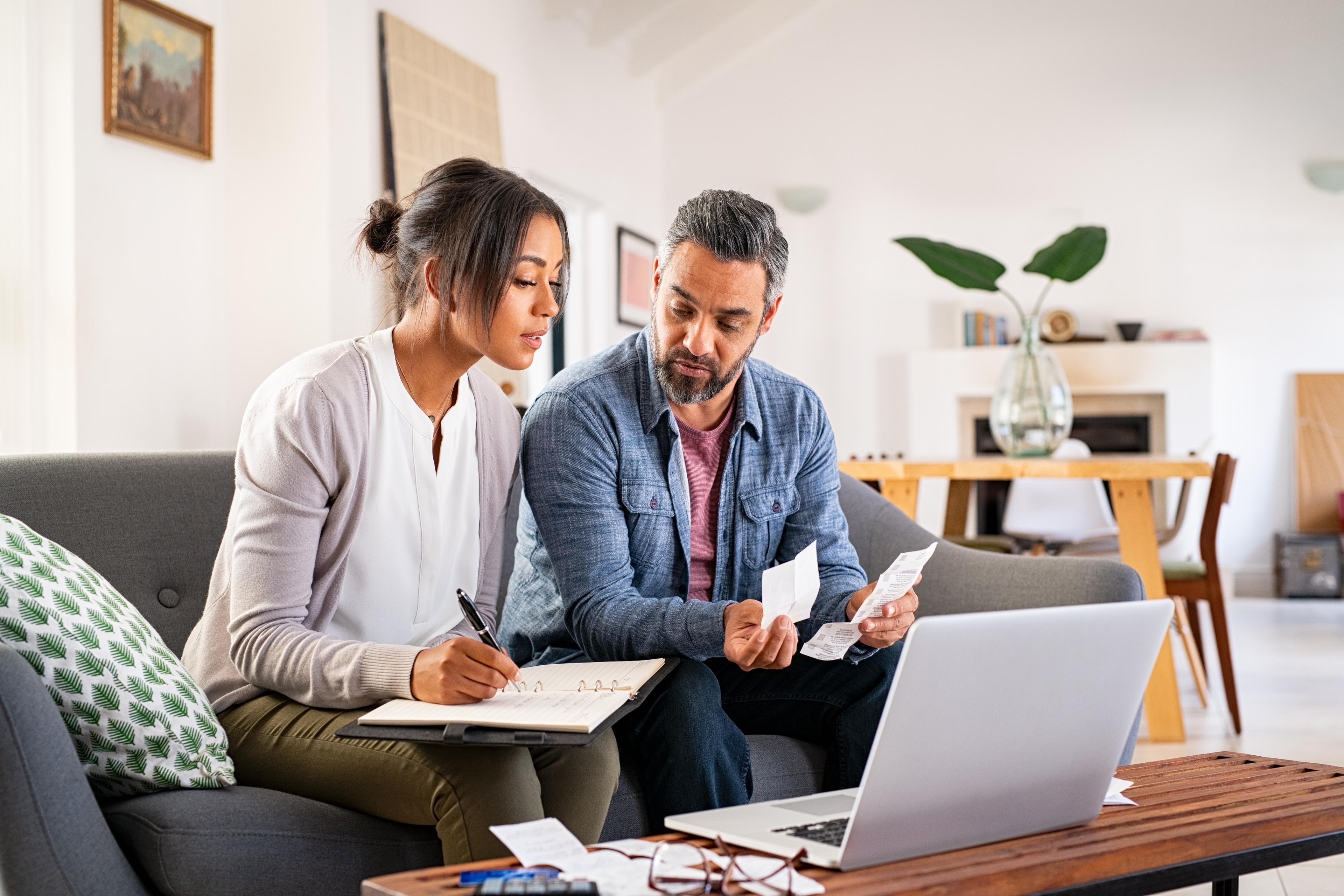 couple working together on taxes