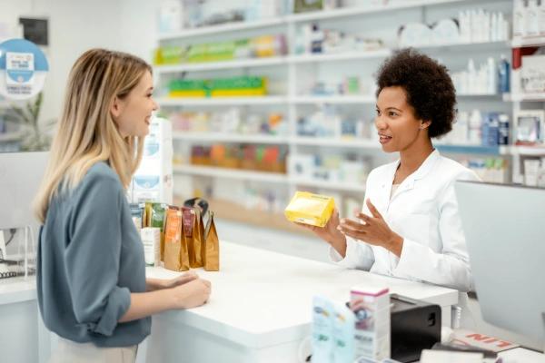 women with a pharmacist 
